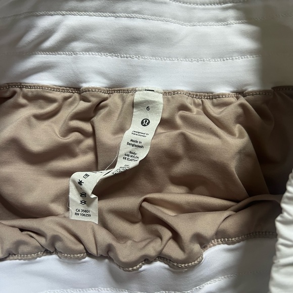 Lululemon 3” High Rise Track That Shorts - Picture 2 of 2